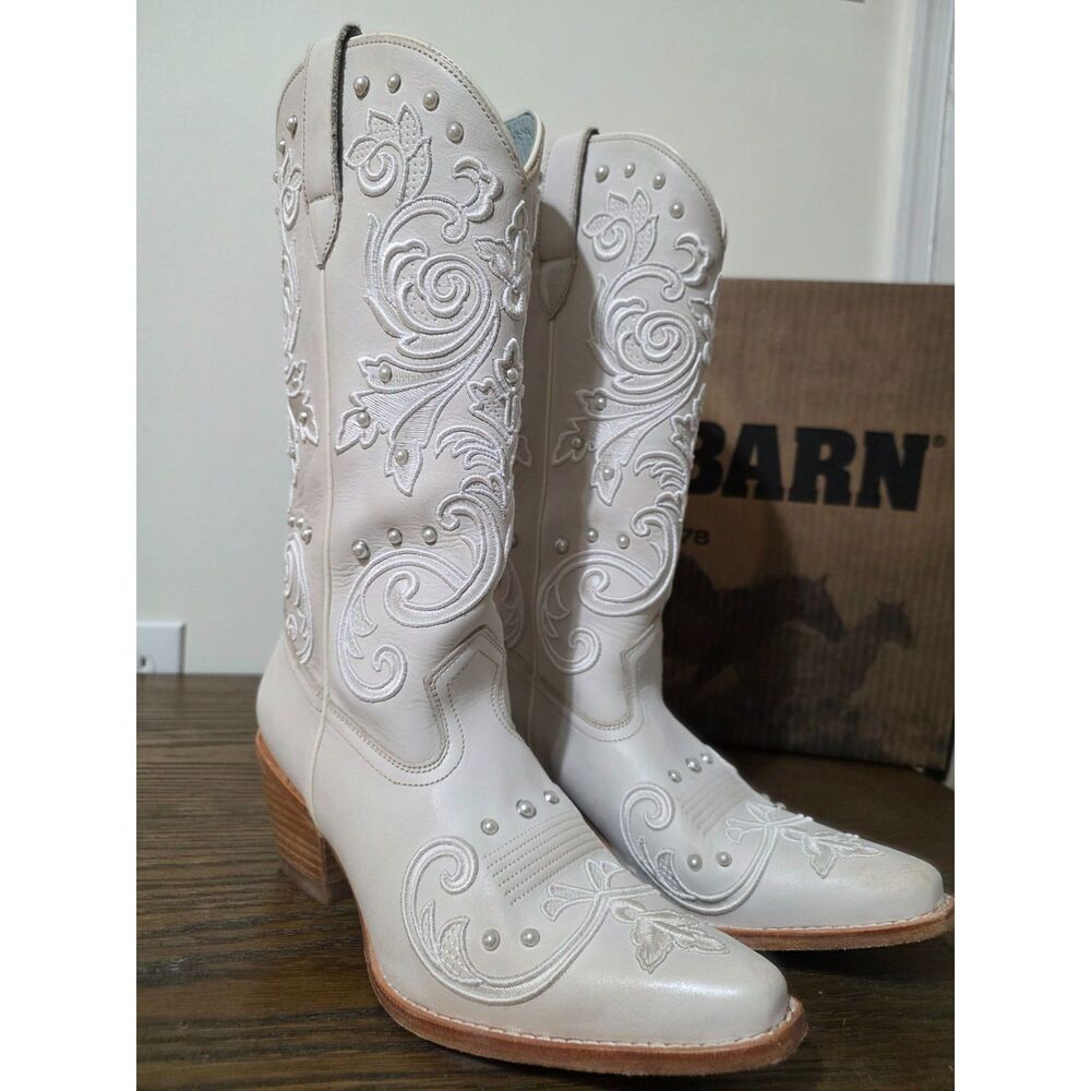 White Shyanne Women's Denisse Boots Size 8